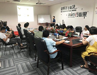 戴高樂泳池設(shè)備丨這里有著不一樣的“慶六一”